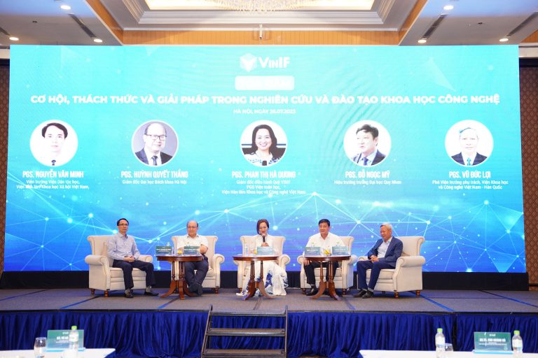Tọa đàm “Cơ hội, thách thức và giải pháp trong nghiên cứu và đào tạo khoa học công nghệ”