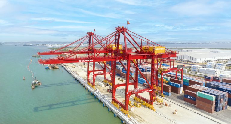 Giải pháp điều khiển chống lắc cho cầu trục container